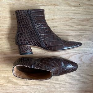 Loq Matea Boots sz 41 (size 10)